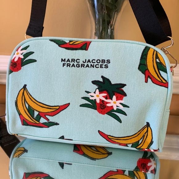 Marc Jacobs pouch converted in to shoulder bag or cross body - Picture 6 of 7